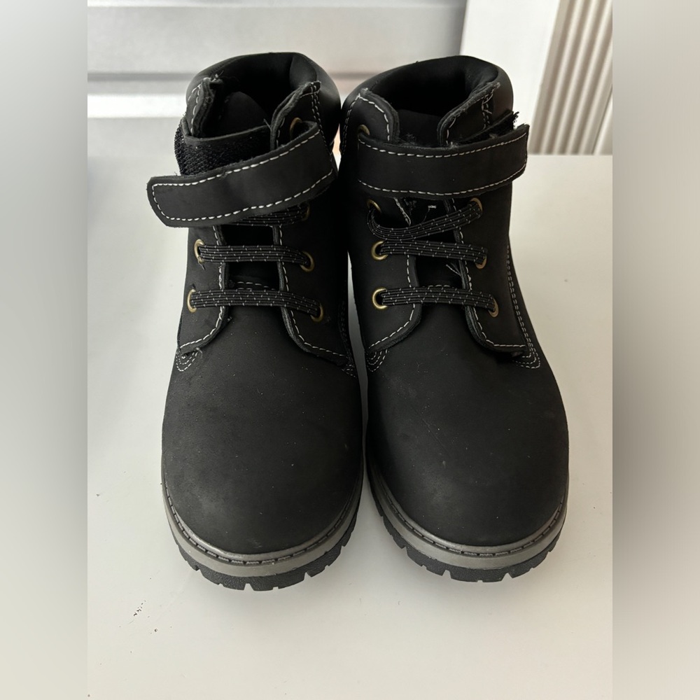 Kids boots
